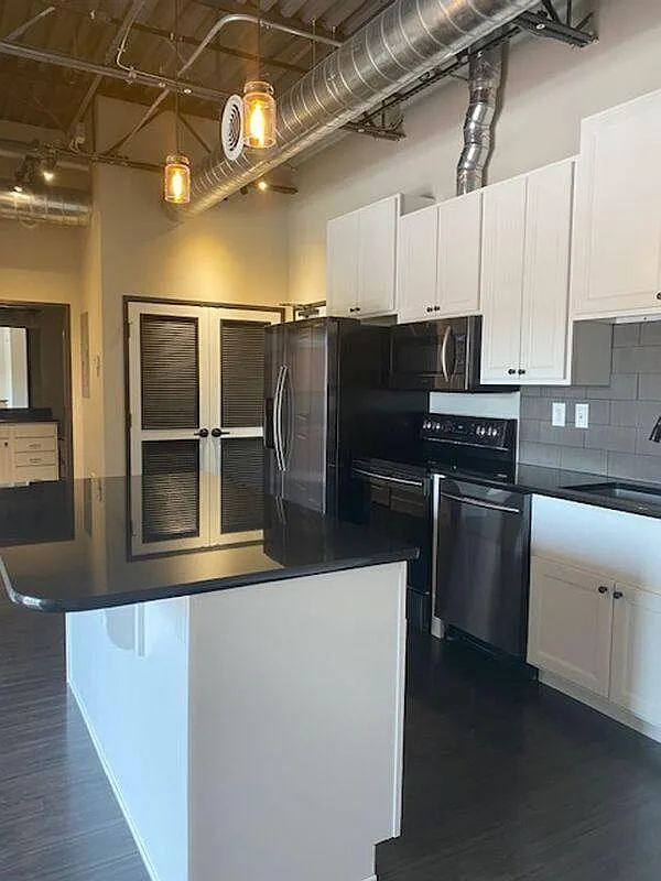 1 bed, 900 sqft, $1,530 — Photo 4