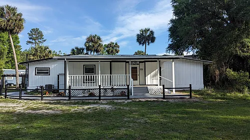 3190 Howard Ave Photo 1