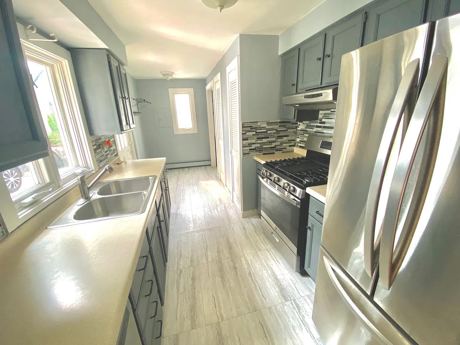 2 bed, 769 sqft, $1,800 — Photo 3