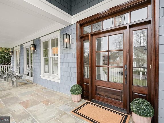 2nd image of 5915 Onondaga Rd