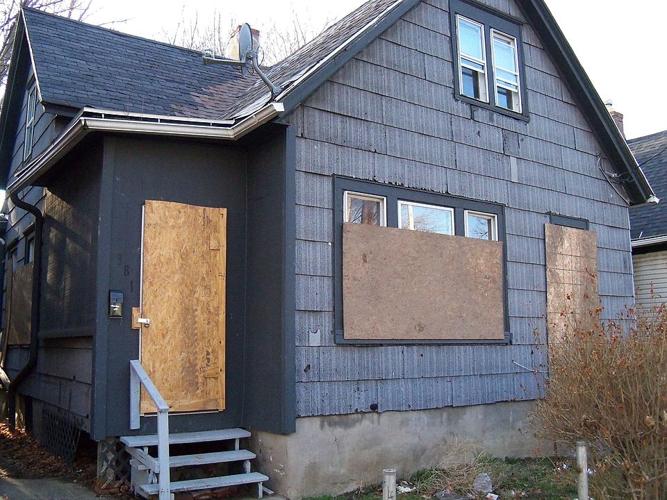 2nd image of 381 Remington St
