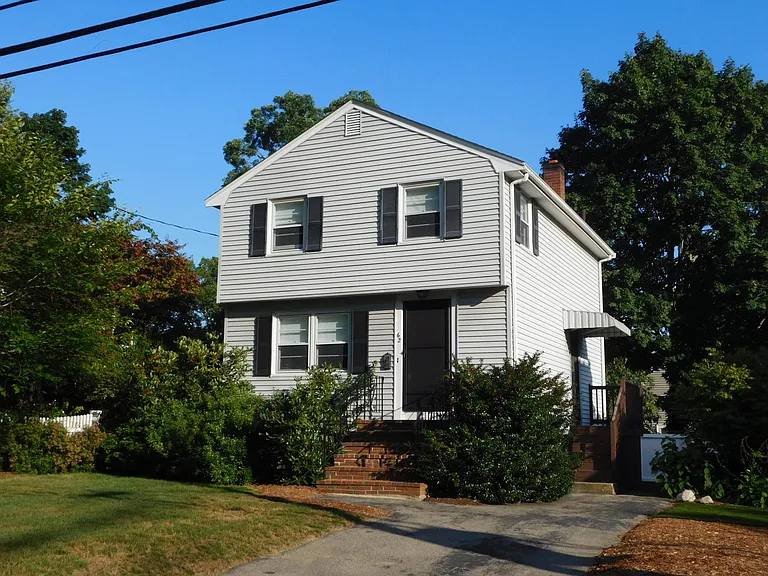 62 Wentworth St — Photo 1