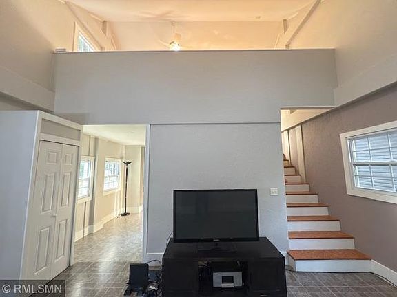 3rd image of 679 Edmund Ave