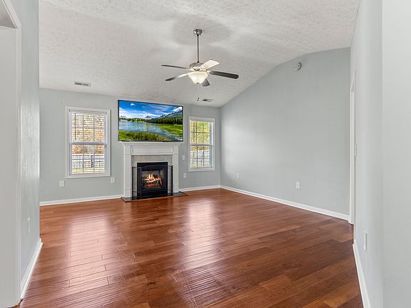 3rd image of 2842 Weathersby Dr
