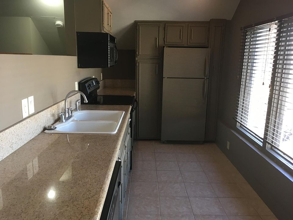 2nd image of 714 29th St S #B
