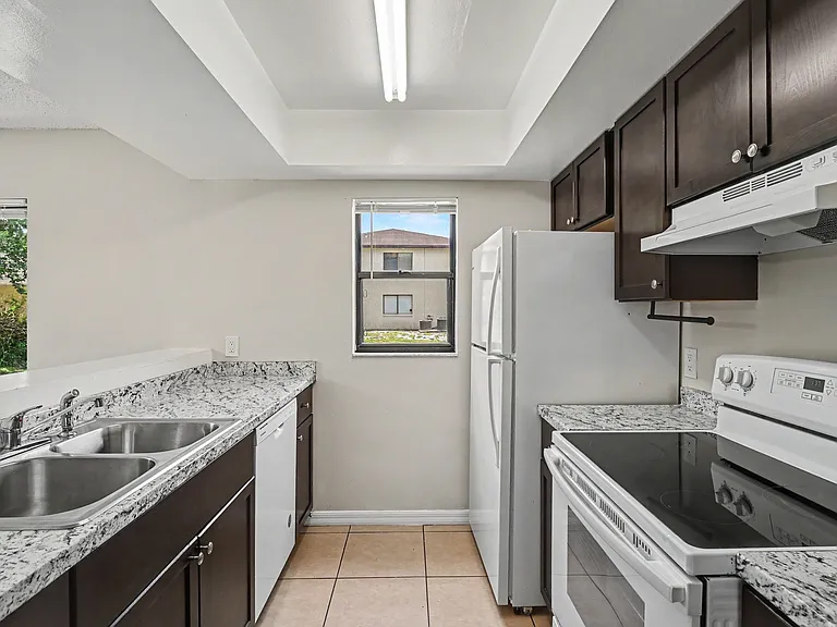 4534 Sleepy Oak Ln #4534 — Photo 5