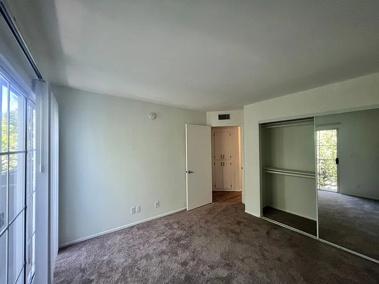 10930 Otsego St — Photo 19