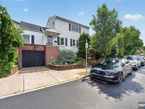 427 Kennedy Dr, Fairview, NJ 07022