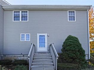 214 Alps Rd UNIT 18, Branford, CT 06405