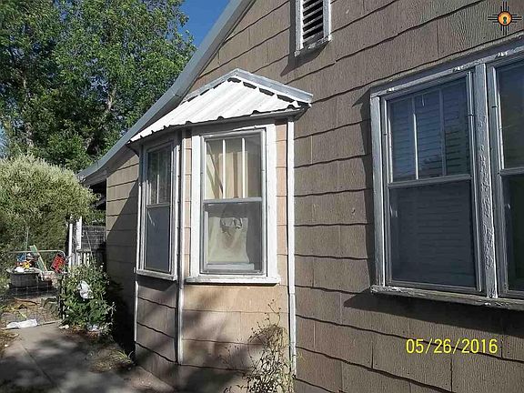 3rd image of 308 S Mesquite St