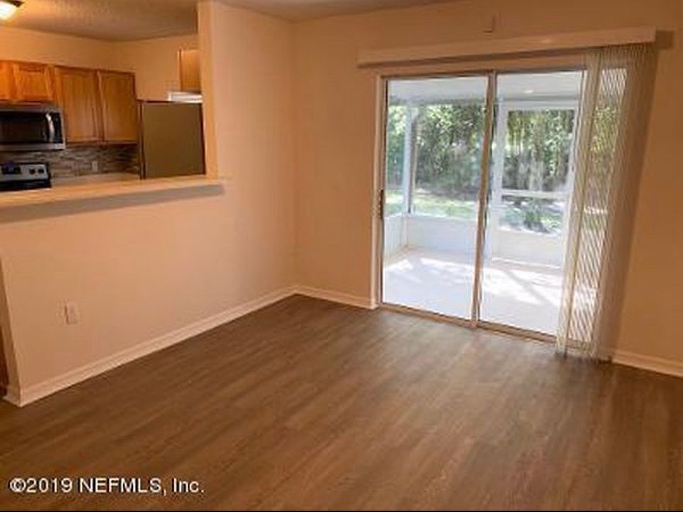 2nd image of 11564 Hickory Oak Dr