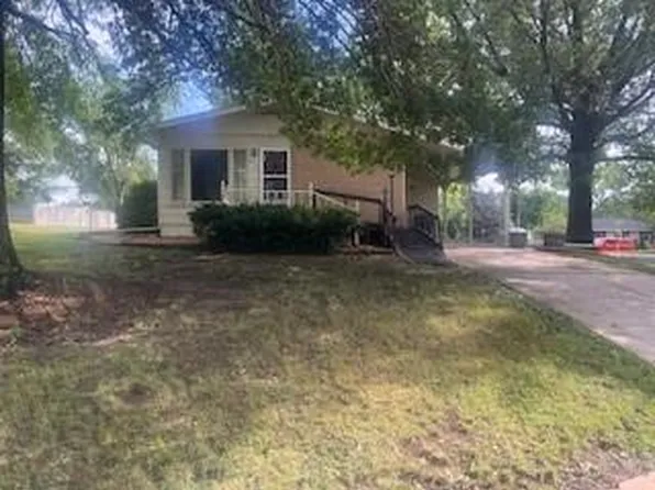 683 Wentz St, Brookfield, MO 64628