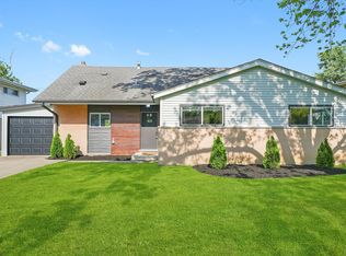 49 Stacy Ct, Glenview, IL