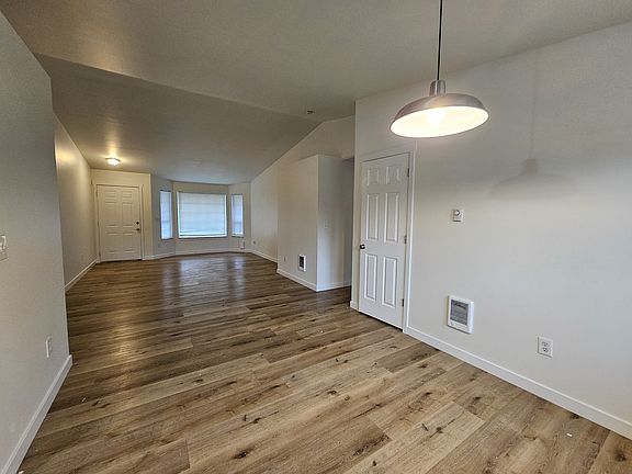 5th image of 8505 44th Dr NE #A
