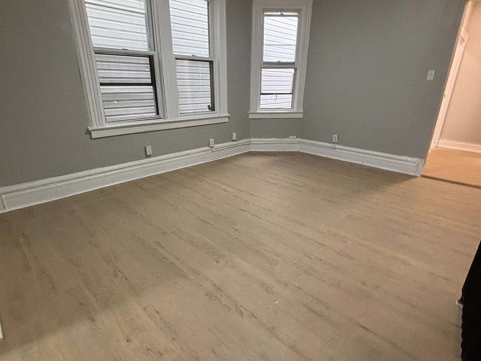 4 bed, $2,400 — Photo 3