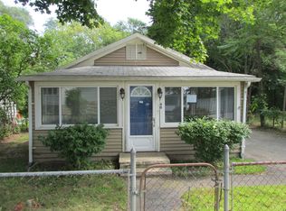 40 Danforth Dr, White Lake, MI 48386