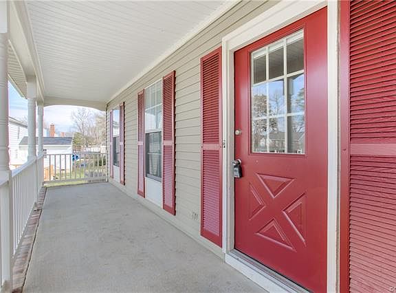 2nd image of 4605 Halleys Cir