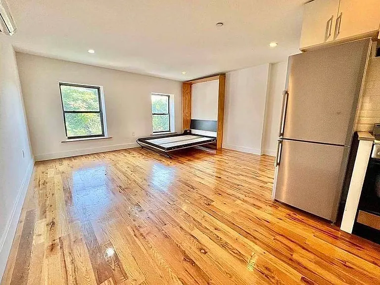 448 Jefferson Ave #4R — Photo 4