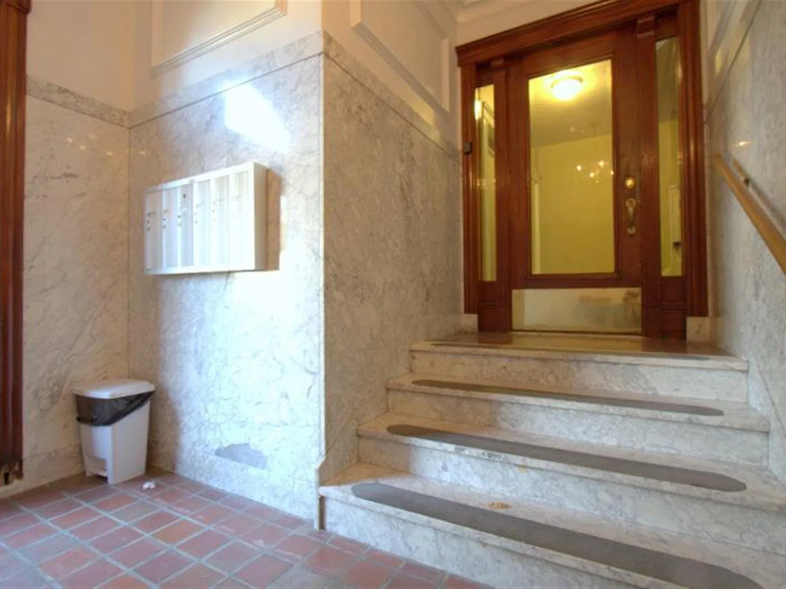 Studio, 450 sqft, $2,200 — Photo 3