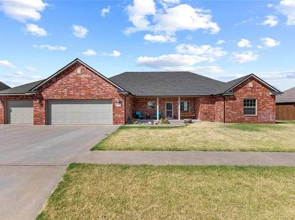 2209 Pinnacle Dr, Weatherford, OK 73096