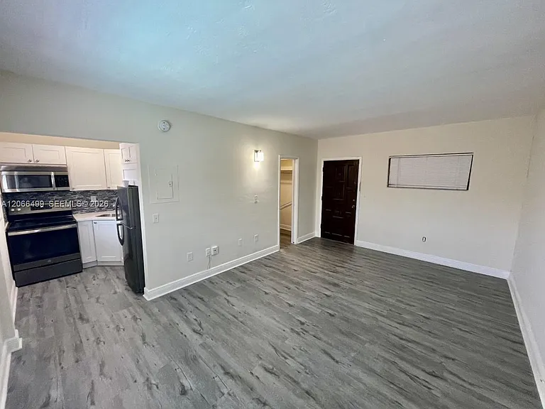 218 Santillane Ave #21 — Photo 6