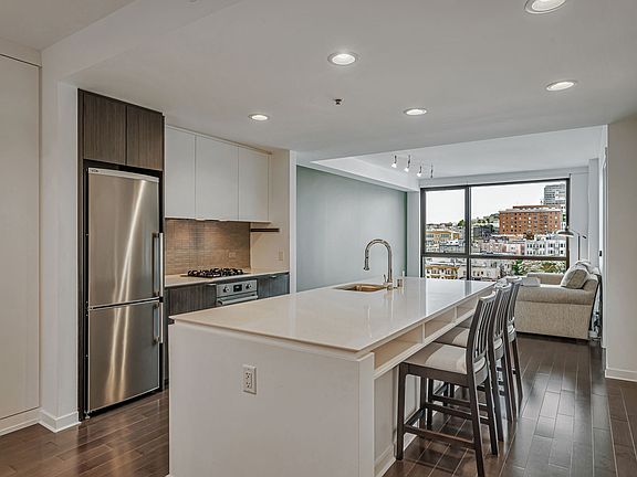 3rd image of 1788 Clay St APT 801