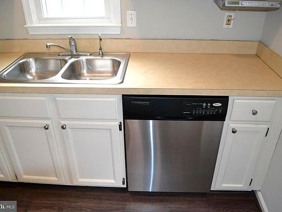 5th image of 10742 Lake Point Ct