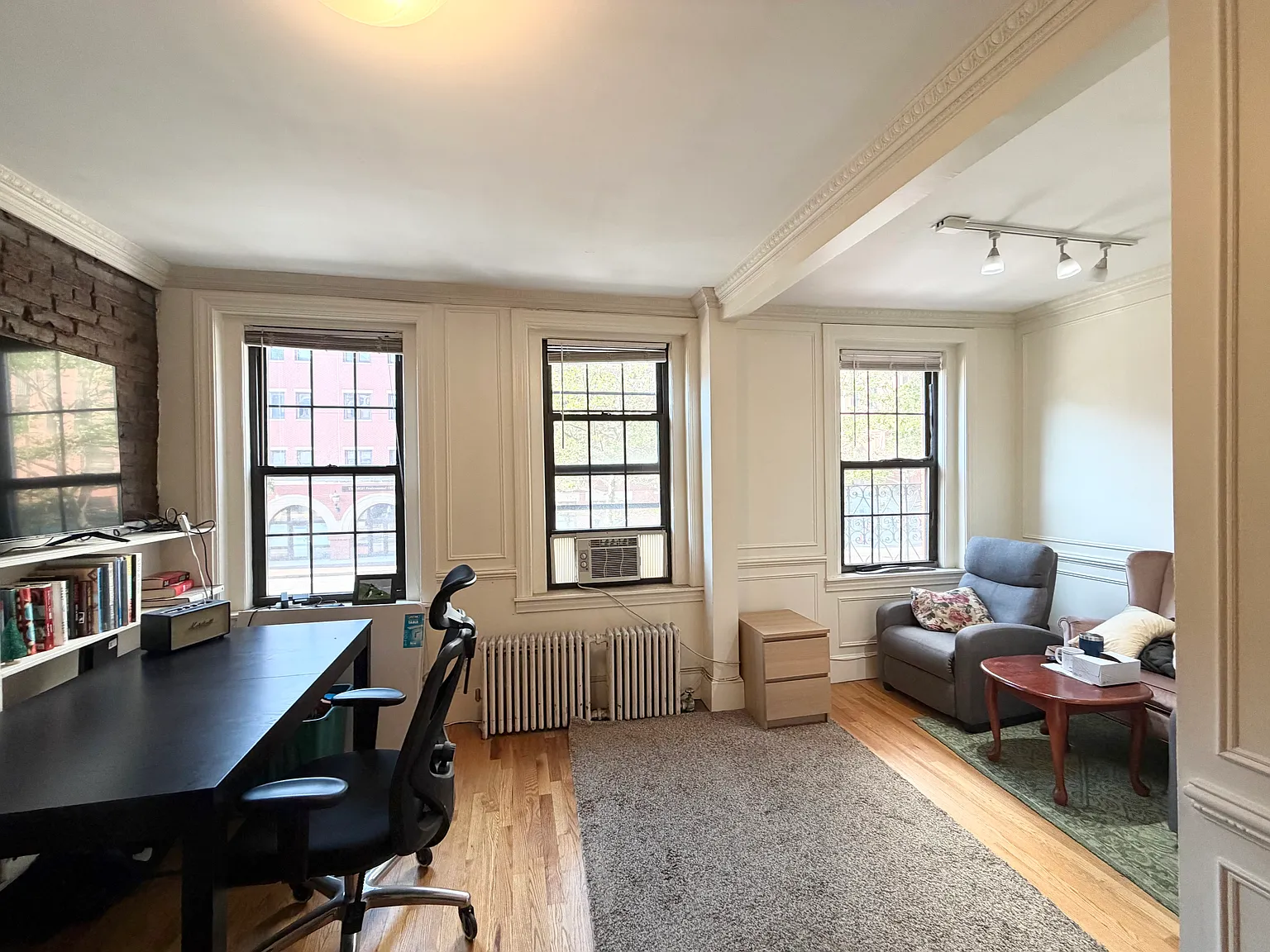 2 bed, 900 sqft, $2,900 — Photo 2