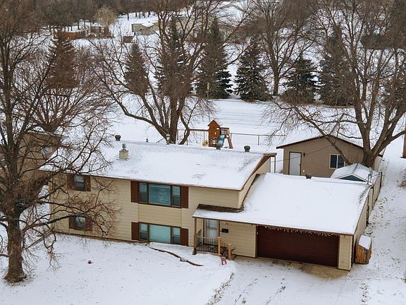 2nd image of 11 Linda Ln