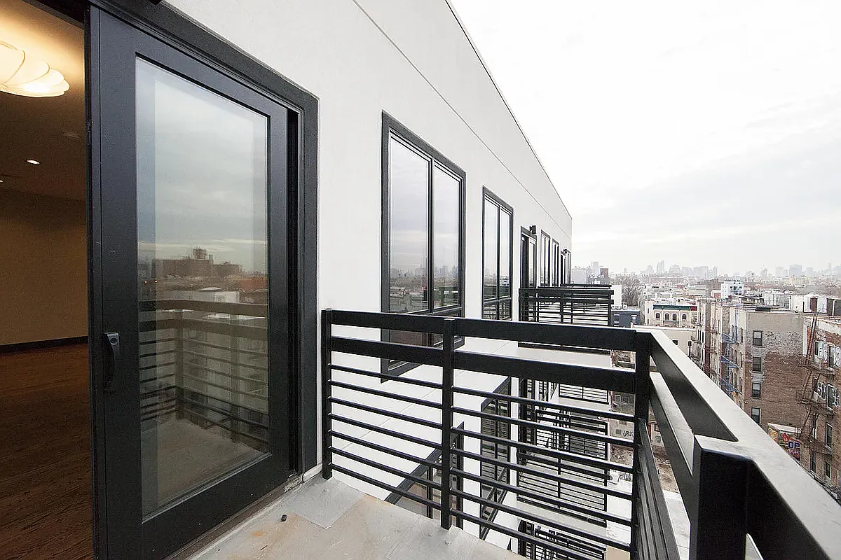 Building Photo - 875 Dekalb Ave #6B