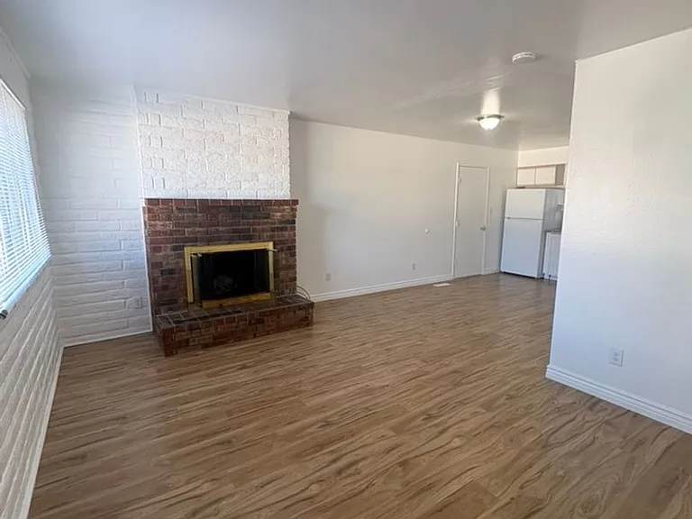 1260 Brinkby Ave — Photo 2