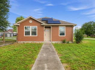402 W Sullivan St, Beeville, TX 78389