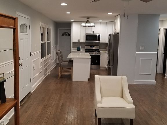 3rd image of 348 Arquilla Dr