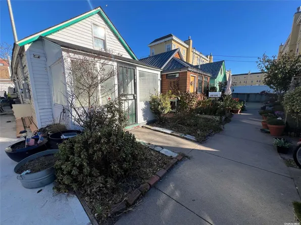 100-09 B Rockaway Bch Blv, Rockaway Park, NY 11694