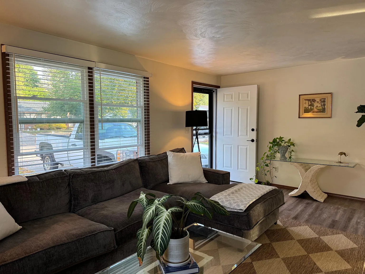2 bed, 1380 sqft, $1,450 — Photo 2