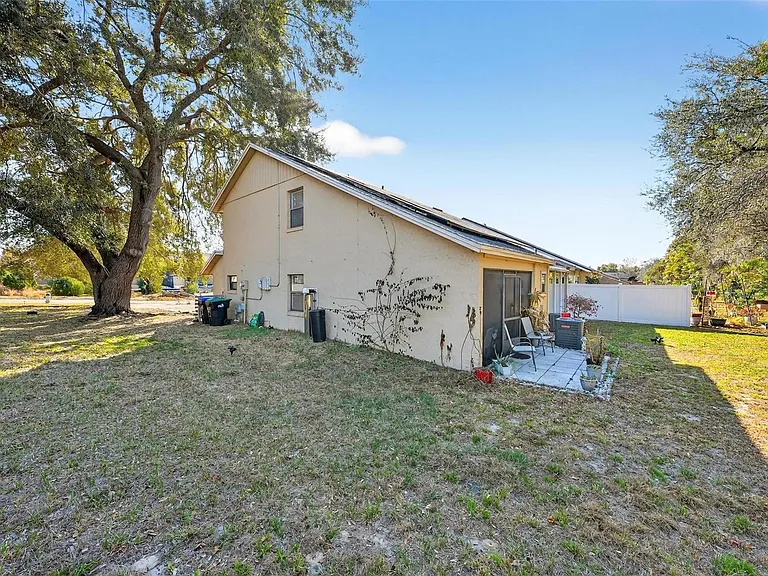 1300 Woodman Way — Photo 3