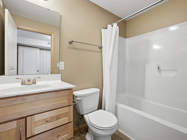 2414 Catskill Ct — Photo 12