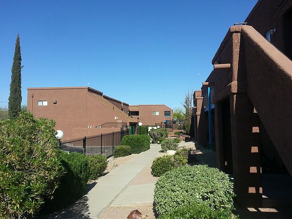 5th image of 601 E Lee St