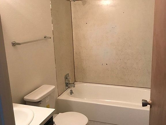 5th image of 1201 River Dr APT 36