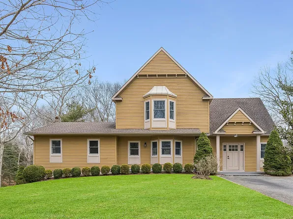 2 Bridies Path, Southampton, NY 11968