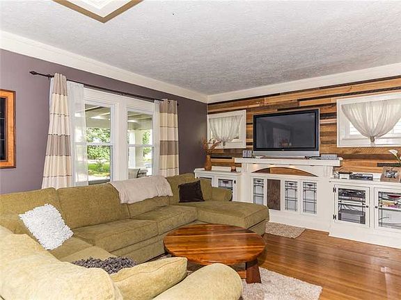 4th image of 4220 N Capitol Ave