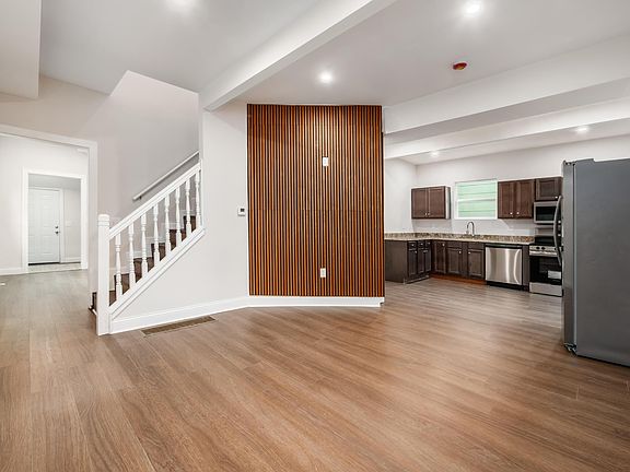 4th image of 496 E Markison Ave