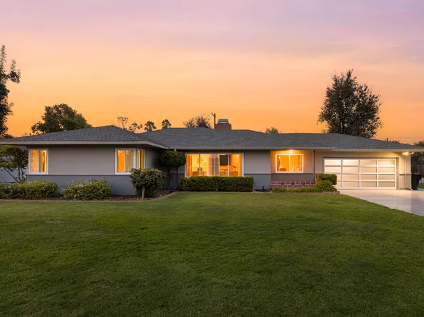 136 W Colonial Drive, Hanford, CA 93230