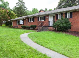 123 Dana Dr, Oak Ridge, TN 37830