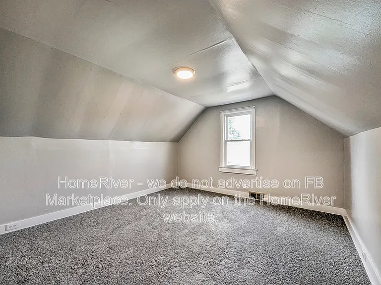 1323 Leaside Dr — Photo 11