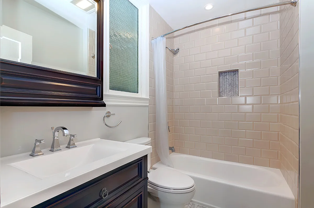 2 bed, 1000 sqft, $7,700 — Photo 4