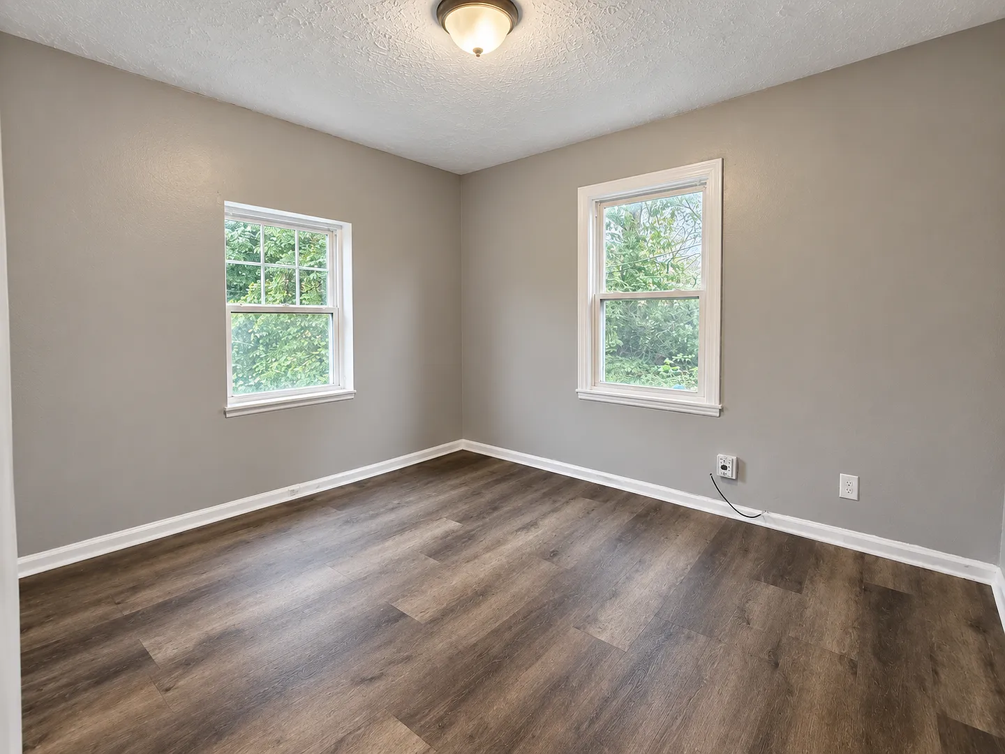 Affordable Newly Remodeled 3BR Home with Full Basement — Photo 4