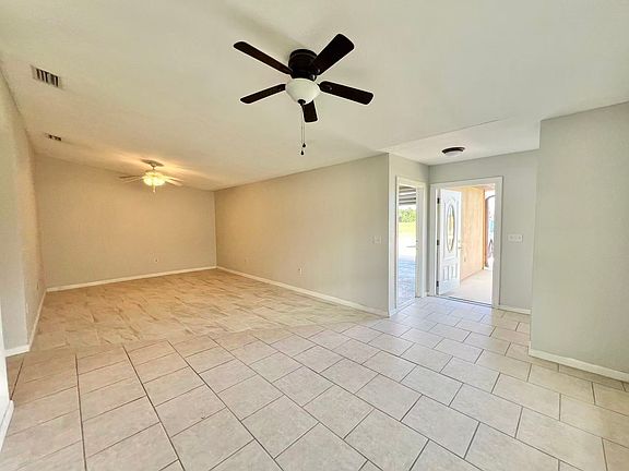 2nd image of 4395 Sherwood Forest Dr