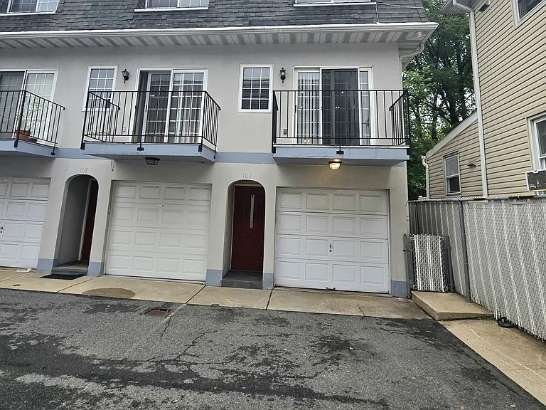 174 Palisade Ave #109 — Photo 26