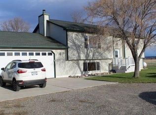 2675 N 17th Rd, Worden, MT 59088